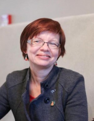 Daiva Baranauskienė: "Apie kokį savanoriškumą“ ar „pasirinkimą“ galime kalbėti, kai vidutinis į(si)traukimo į prostituciją amžius Europoje ir JAV – 14 m.? Prisiminkite save tokio amžiaus – ar didelę gyvenimo patirtį, žinių bagažą ir išvystytą kritinį mąstymą jau turėjote, kad galėtumėte priimti adekvatų sprendimą?