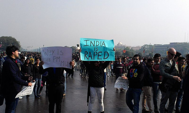 Delhi_protests-India_Raped,_says_one_young_woman's_sign