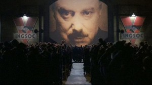 Istorija pasisuko kiek kitaip, nei savo knygoje numat4 George Orwell. Kai atėjo 1984, Eurazija jau braškėjo, o dabar štai ir dar labiau viskas keičiasi. Didžiąją Žemės dalį valdo Okeanija, kuri tik plečiasi, o mes einam kartu su ja.