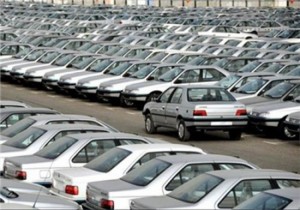 Ne, čia ne senovinė nuotrauka iš Peugeot gamyklos, čia kažkoks Irano fabrikas, kuris šitas mašinas gamina dar ir dabar. Beje, dar ir eksportuoja į visokias trečiojo pasaulio šalis, įskaitant ir Rusiją. Vienos naujos mašinos kaina – vos keli tūkstančiai dolerių. Kokybė – geresnė, negu LADA, t.y., dažniausiai nauja mašina važiuoja be kapitalinio remonto.