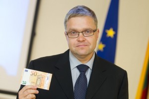 Vitas Vasiliauskas pristato nauja banknotą / Organizatorių archyvo nuotr.