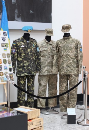 Karo muziejuje pristatyta paroda „Ukrainiečių karių antsiuvai, uniformos ir vėliavos iš fronto“